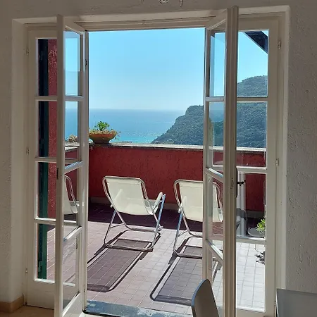 Vakantiehuis Dream House - Sea View&garden - Pool - Private Box Finale Ligure